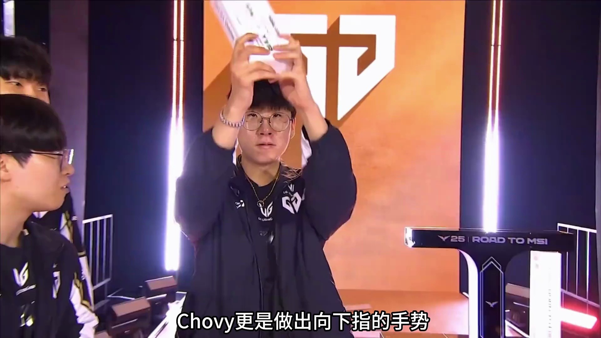 HLE险胜100T，Chovy完成史诗逆转淘汰赛3:1（深圳）