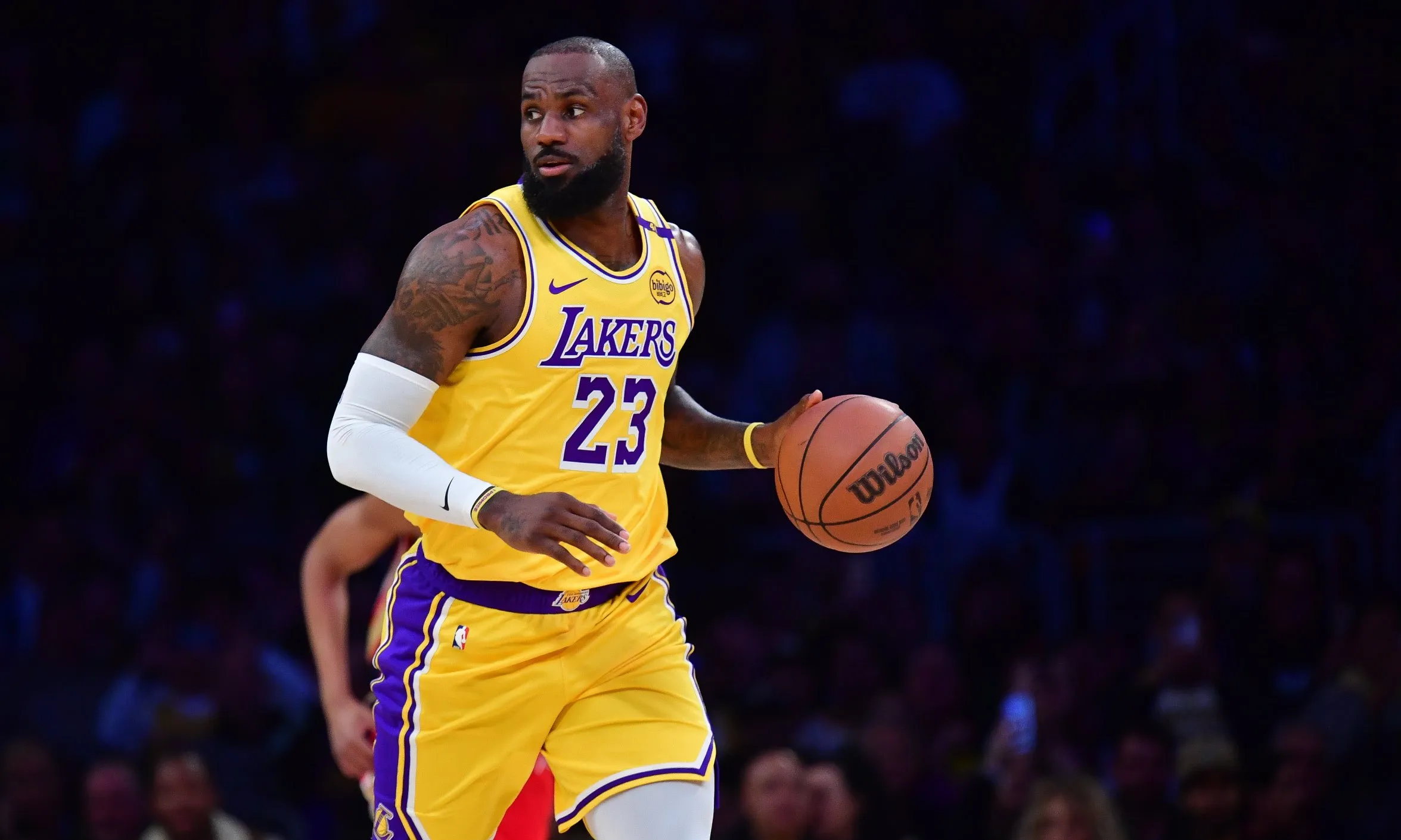 湖人不敌尼克斯,詹皇三分无力 湖人不敌尼克斯,詹皇三分无力