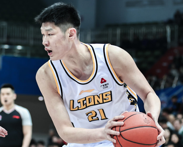 天津队完胜掘金，胡金秋带队取胜