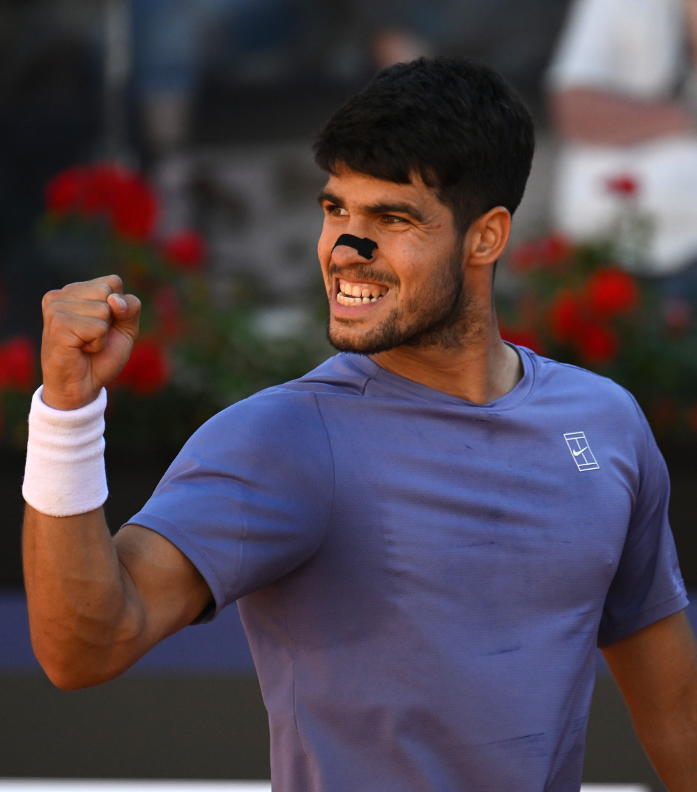 关于ATP总决赛鏖战联合杯，阿尔卡拉斯带队取胜的信息