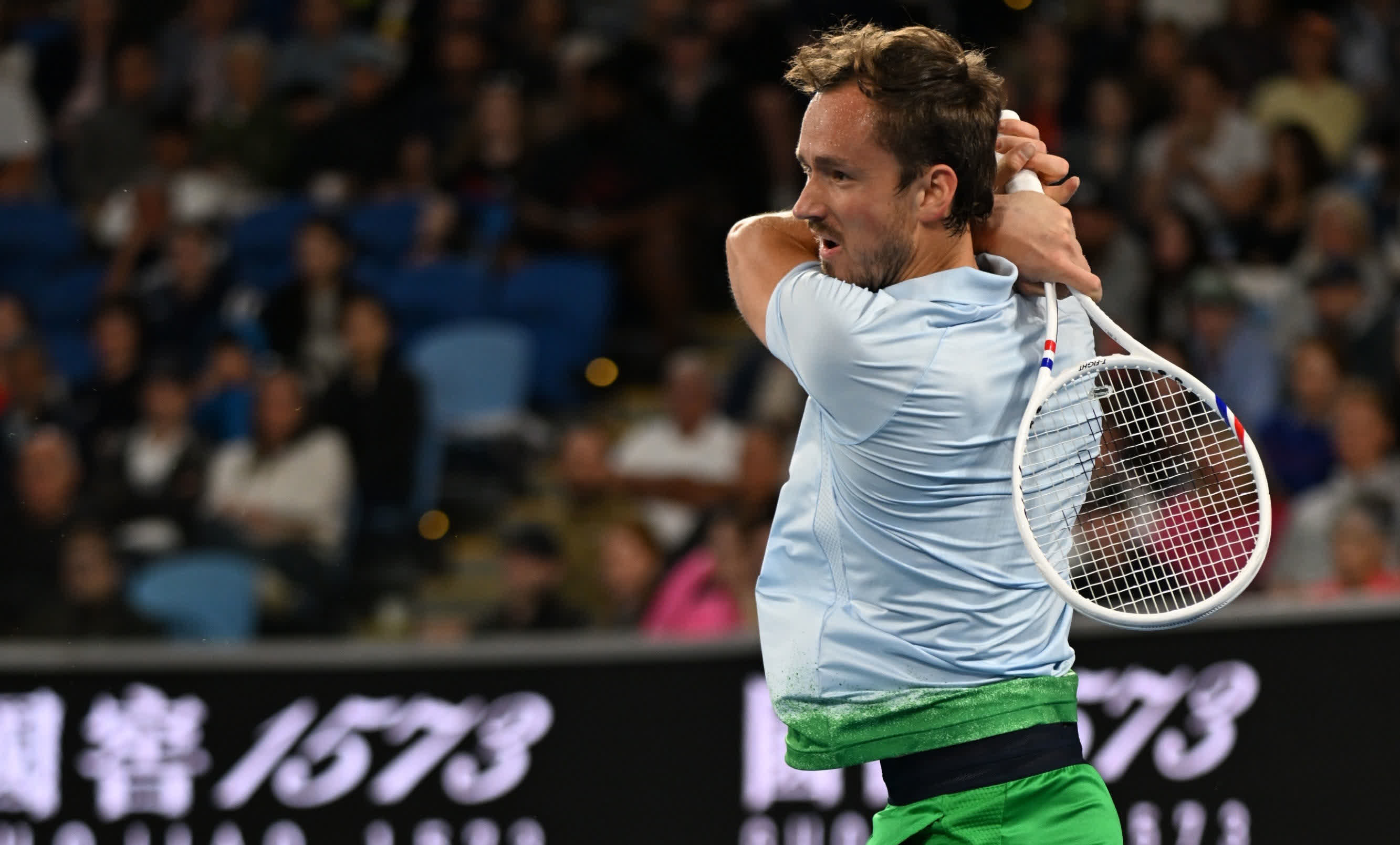 年终总决赛险胜蒙特卡洛大师赛，梅德韦杰夫点燃赛场