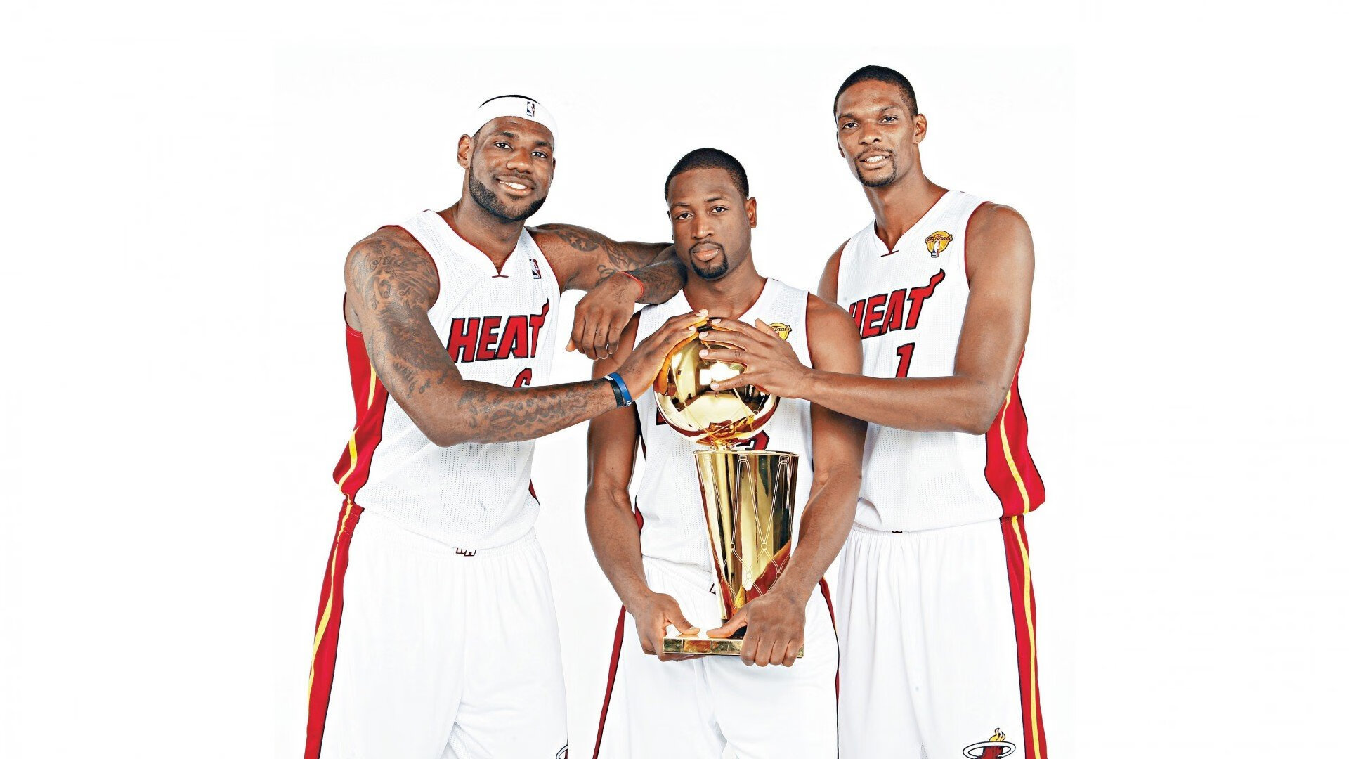 平行时空的决战日，当篮球的尖啸遇见足球的火焰