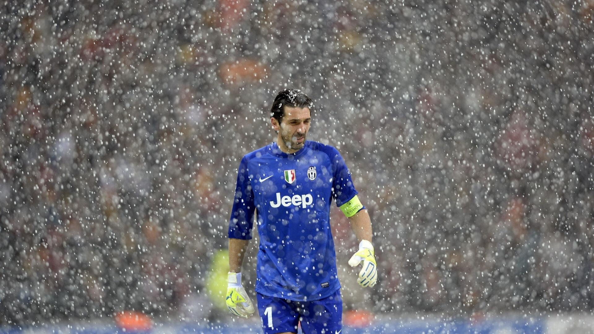 跨界制霸，马刺的团队荣耀与库里的欧冠奇迹