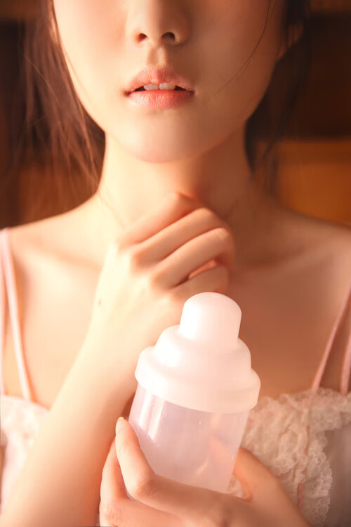 国王斩落骑士,新王拉梅洛在摩纳哥的街道加冕