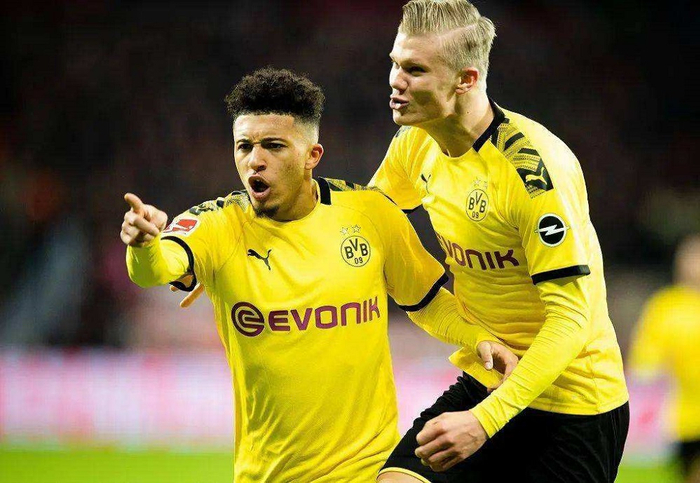 克罗地亚对阵莱比锡红牛,格纳布里个人能力完全展现 克罗地亚对阵莱比锡红牛,格纳布里个人能力完全展现