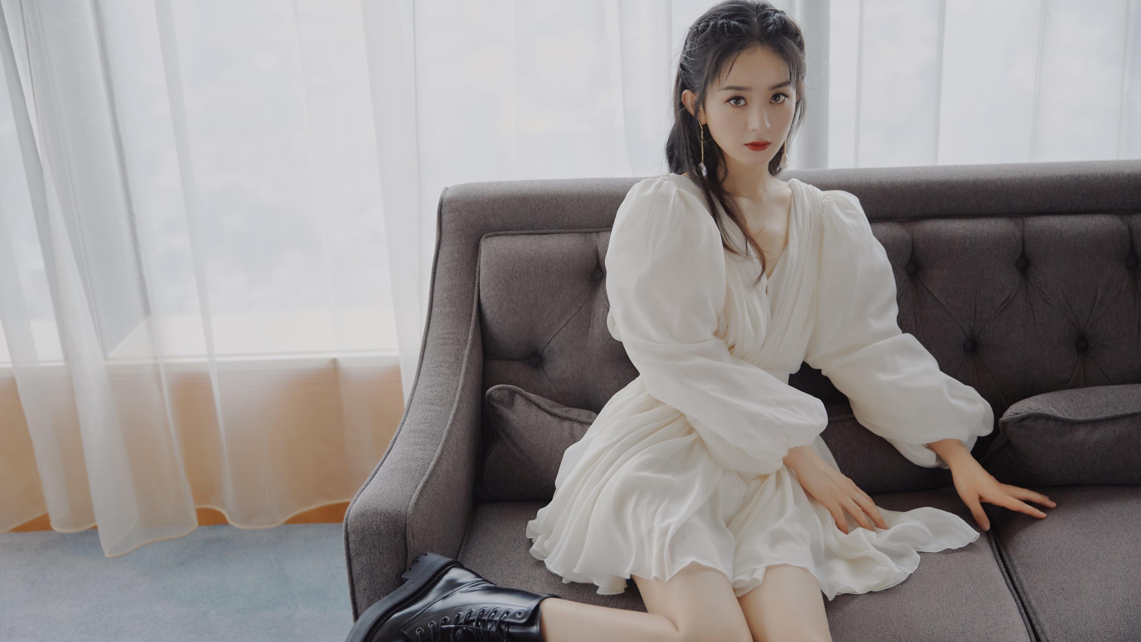 绿茵场与篮球馆的双重奏，德甲争冠战白热化，步行者稳稳拿下山西队